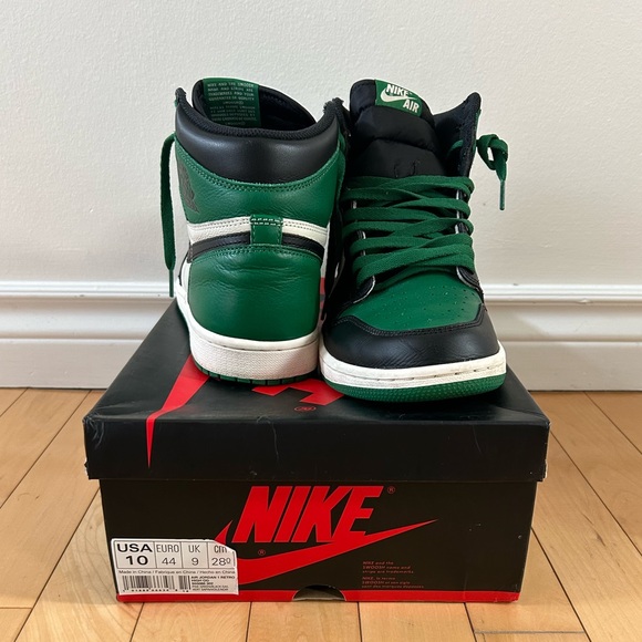 Men’s Air Jordan 1 Retro High OG size 10. Comes with original box. - Picture 4 of 6